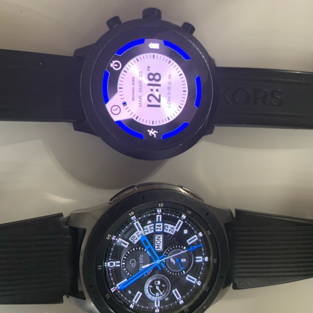 Michael kors smartwatch waterproof men
